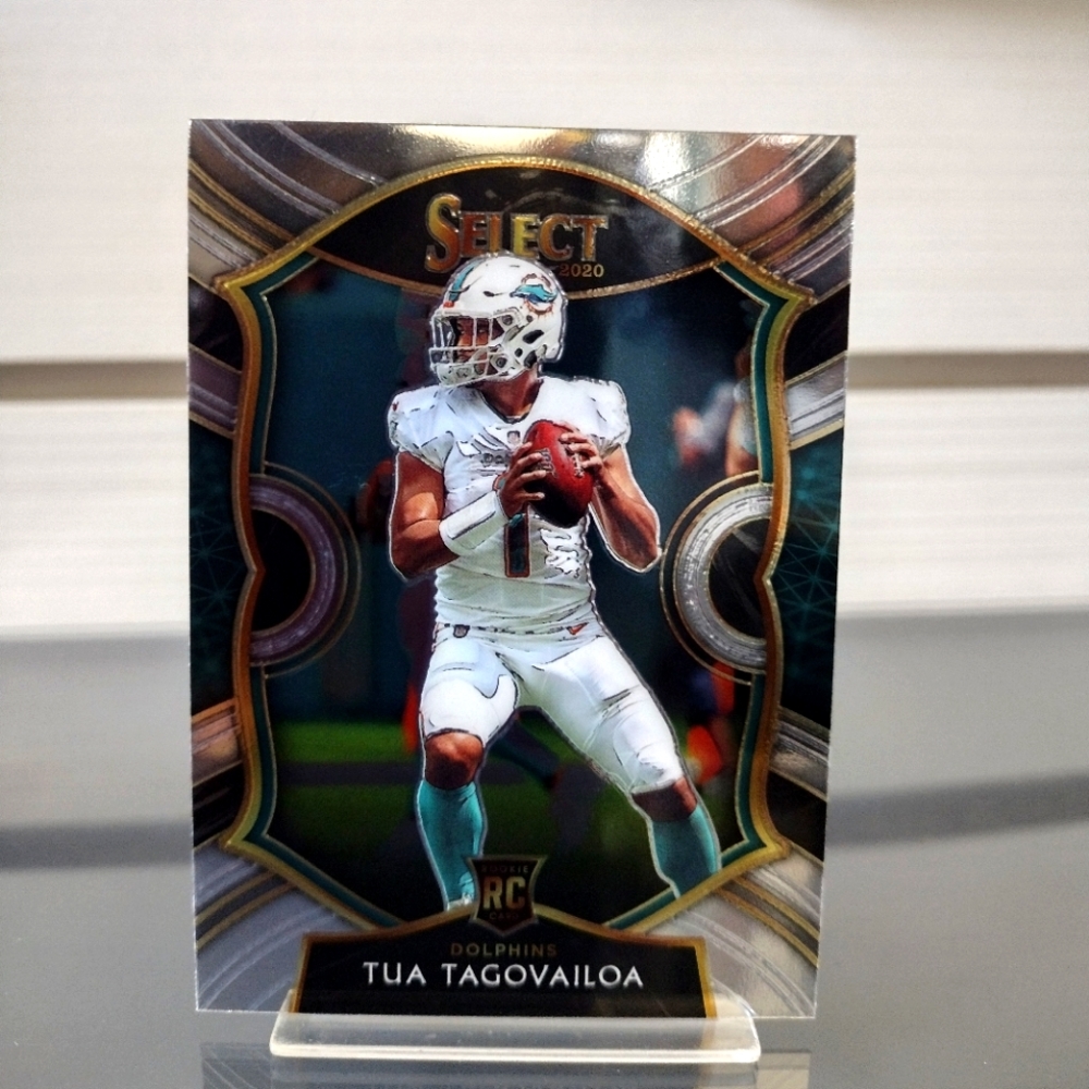 (Tua Tagovailoa #45) Rookie (2020 Select) Silver Reflector in Mint Condition.